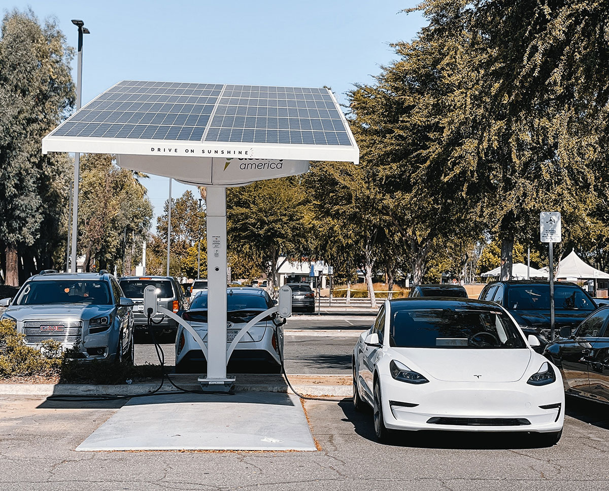 Solar Charger Street